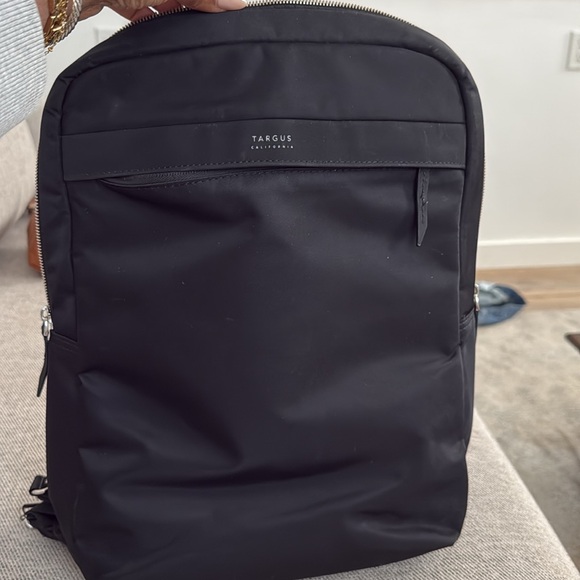 Targus 15" Newport Ultra Slim Backpack Black - Picture 4 of 7